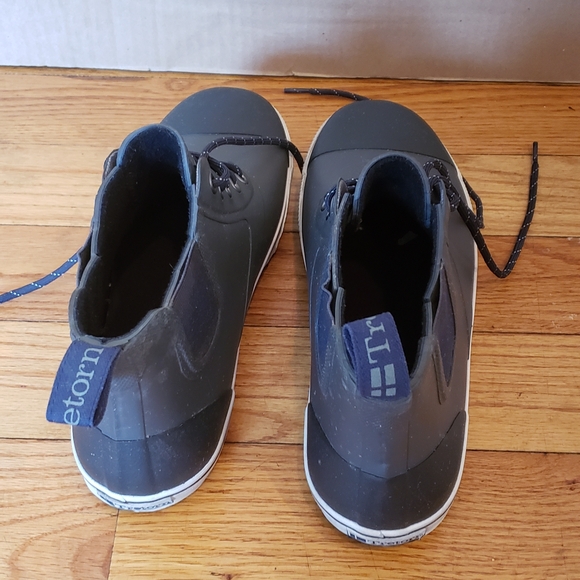 Tretorn Women's Gray and Black Waterproof High-Top Boots - Picture 4 of 8